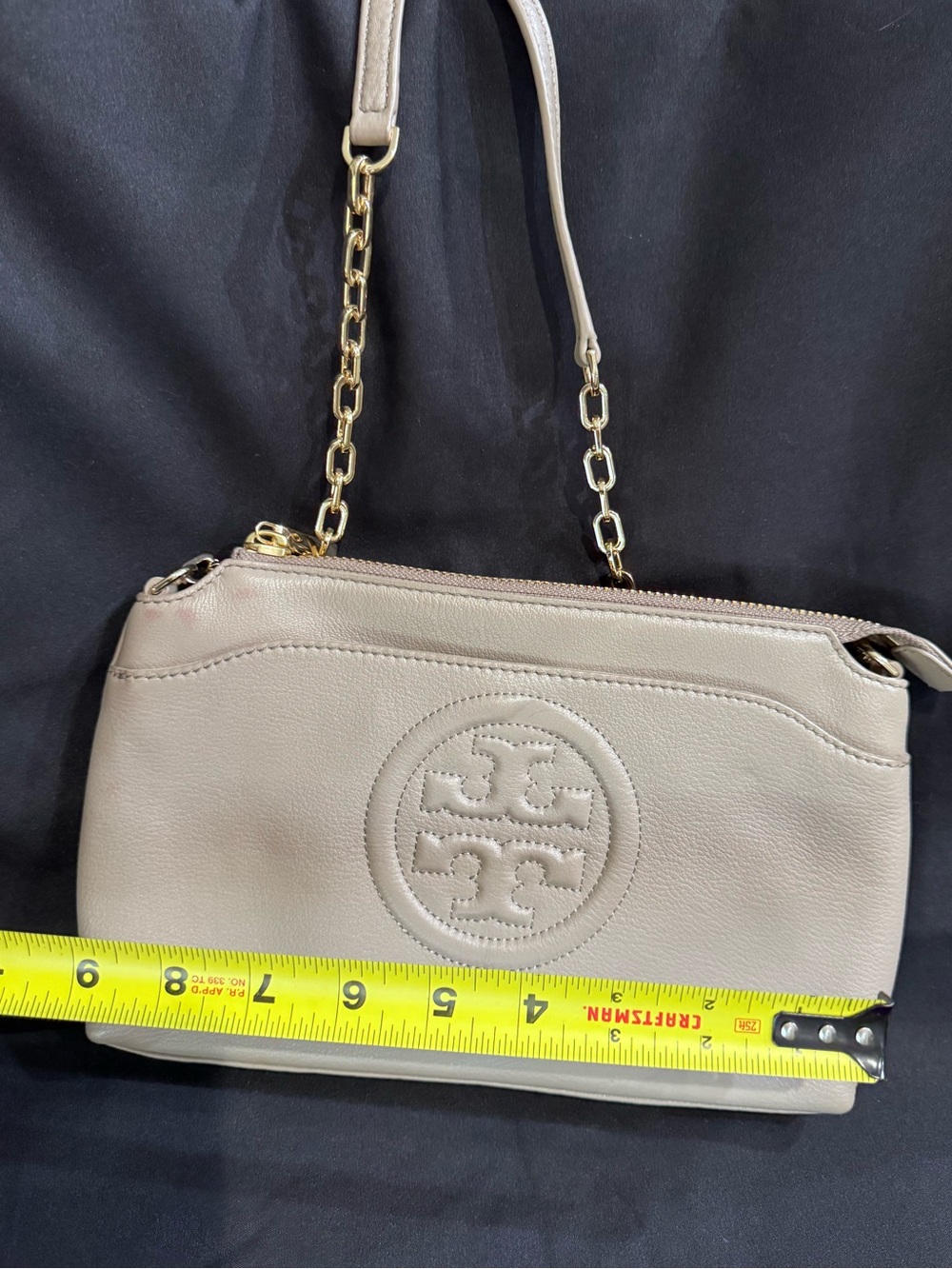Tory Burch Pebbled Leather Crossbody in Pale Pink with Gold Chain - Picture 3 of 8